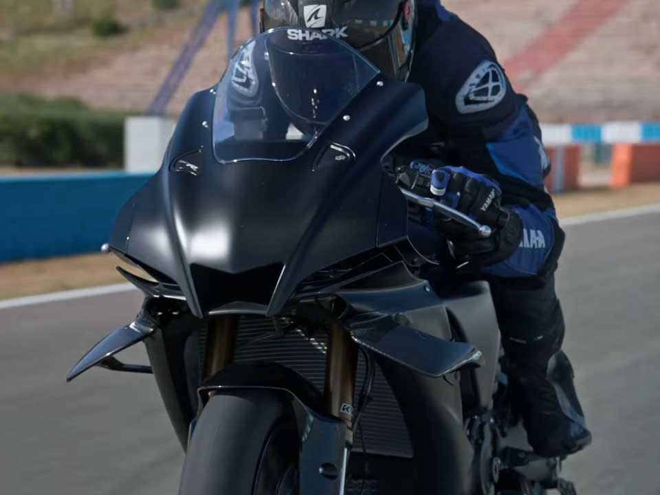 Yamaha R1 Race