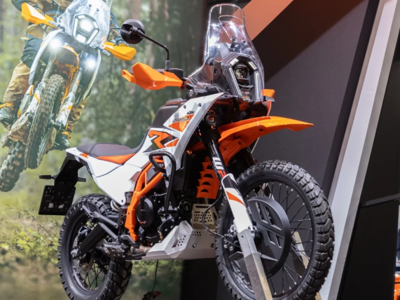 KTM retoma a produção