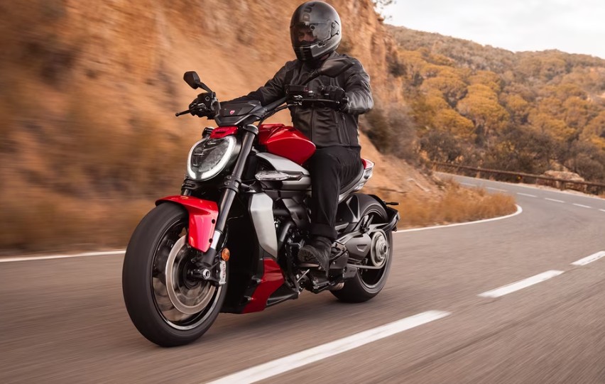 Ducati XDiavel V4 2025