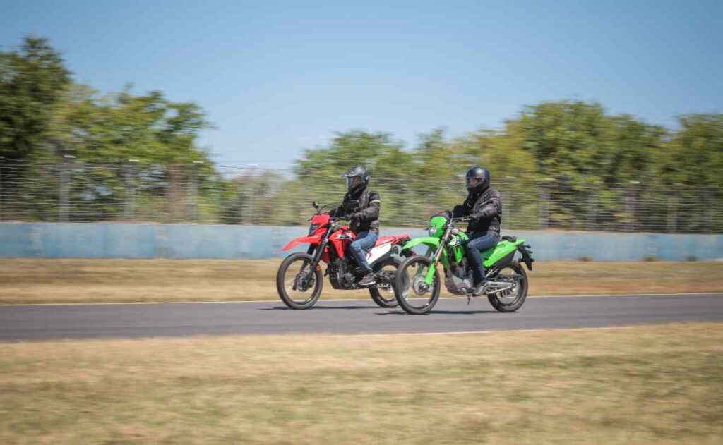 Honda XR 300 Tornado vs Kawasaki KLX 300