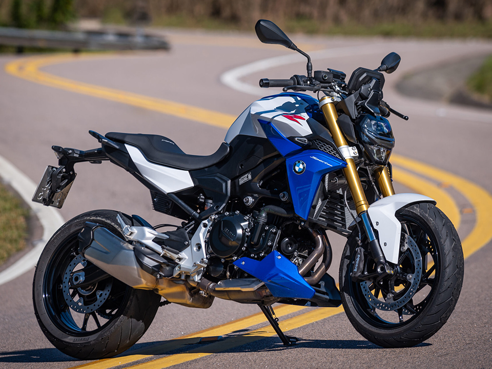 BMW F 900 R Sport+